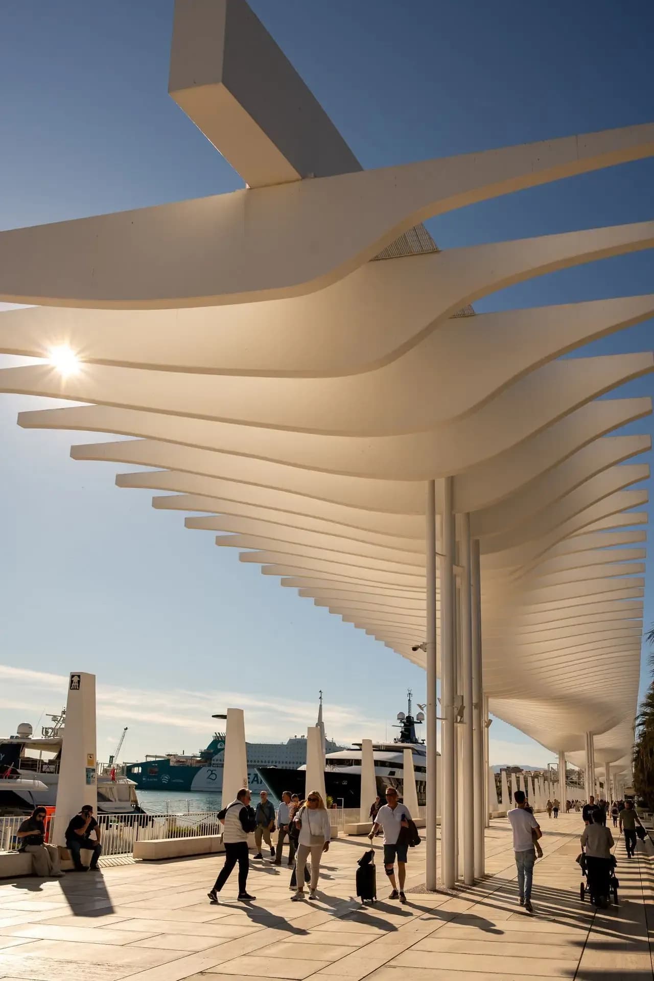 Palmeral de las Sorpresas y Muelle Uno