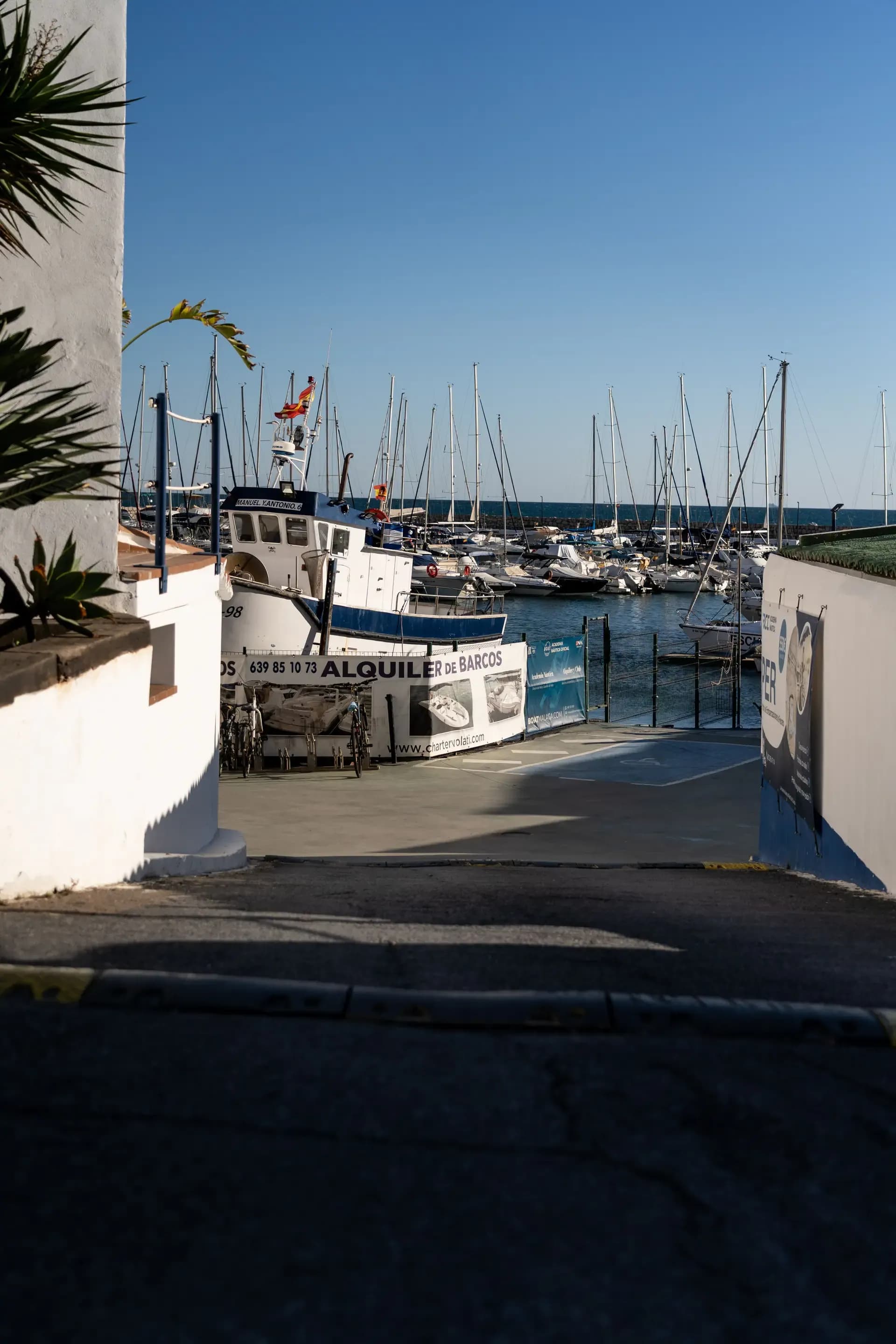 Puerto Deportivo El Candado