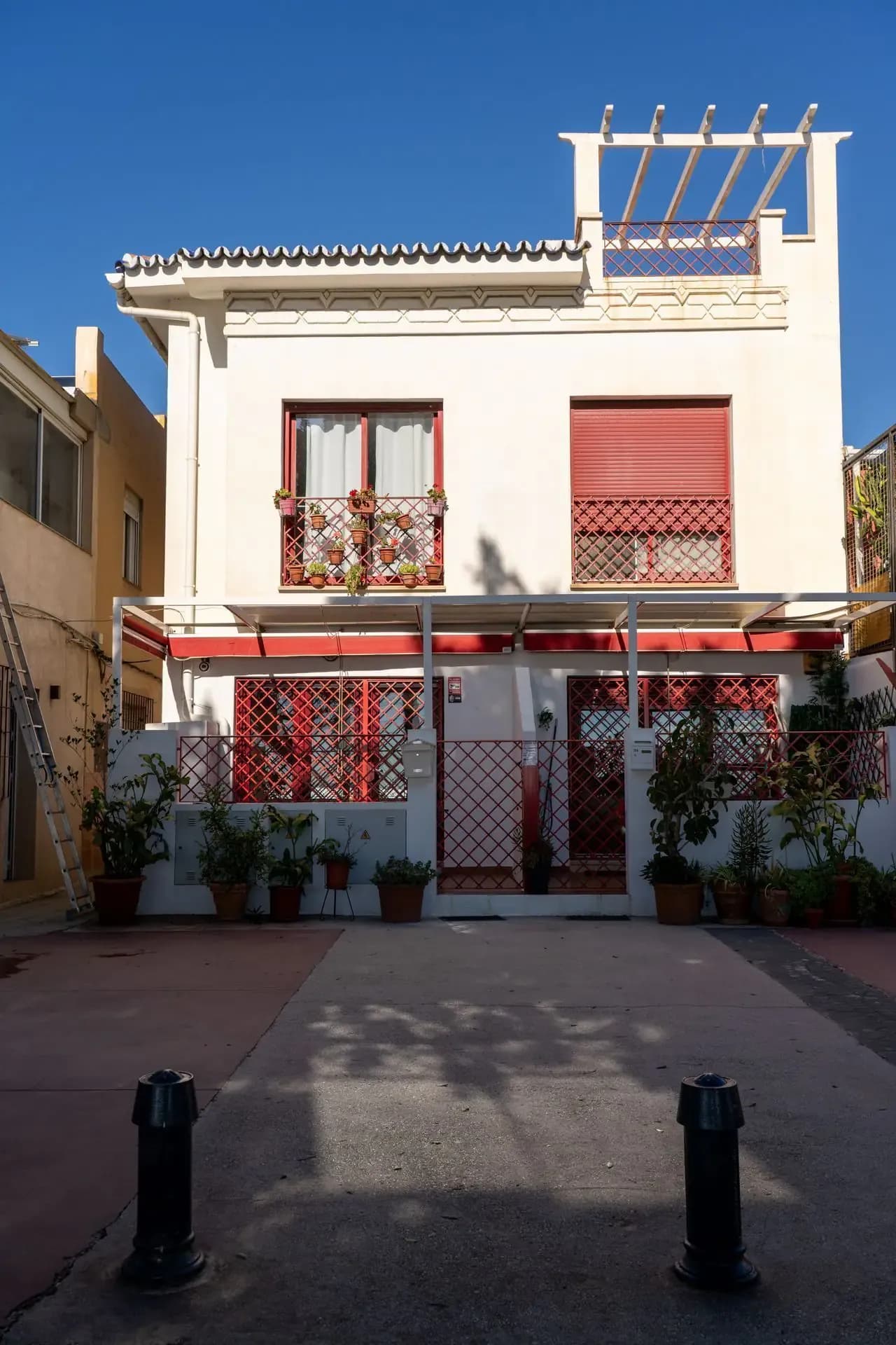 Calle Banda del Mar: Arquitectura Marinera