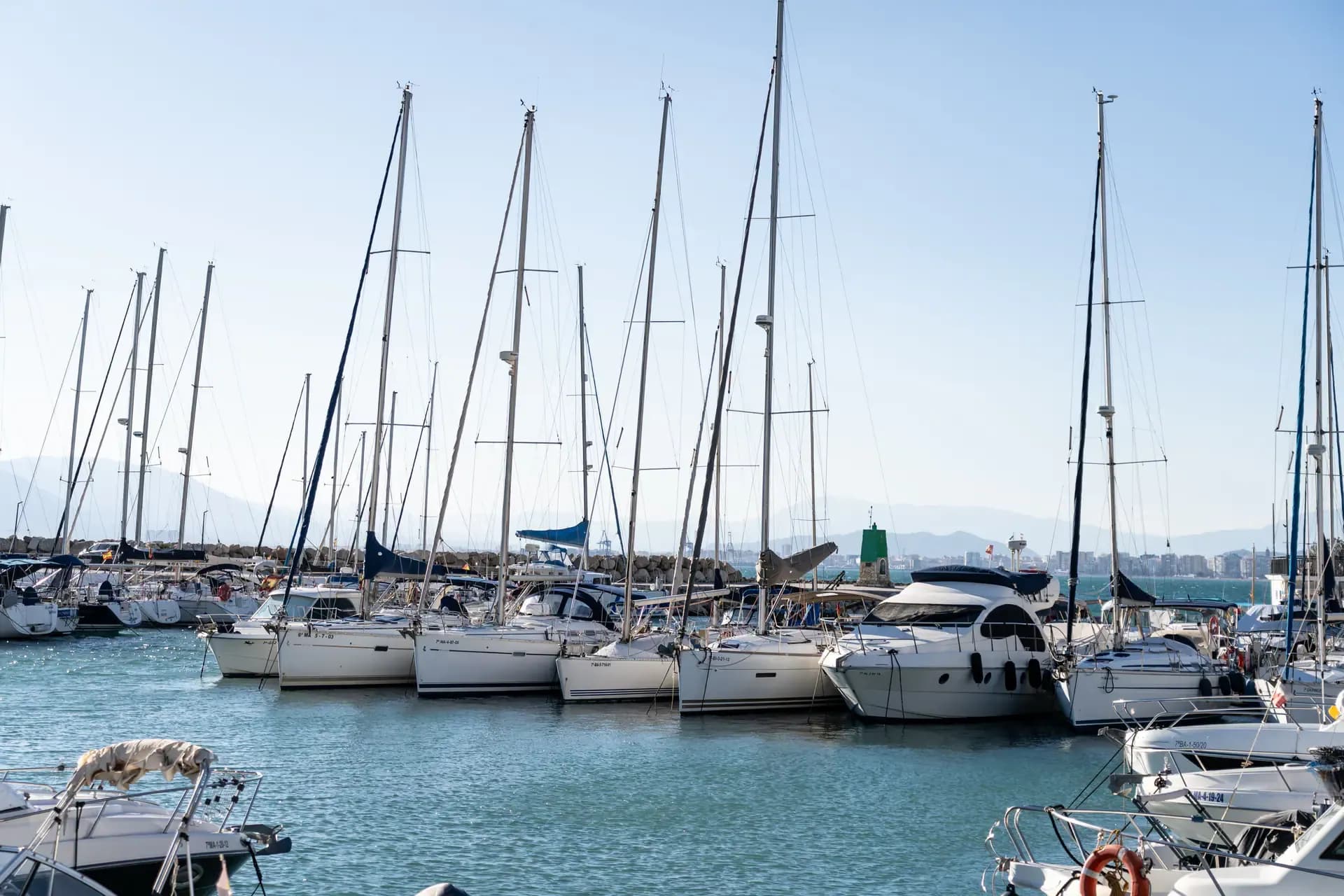 Puerto Deportivo El Candado